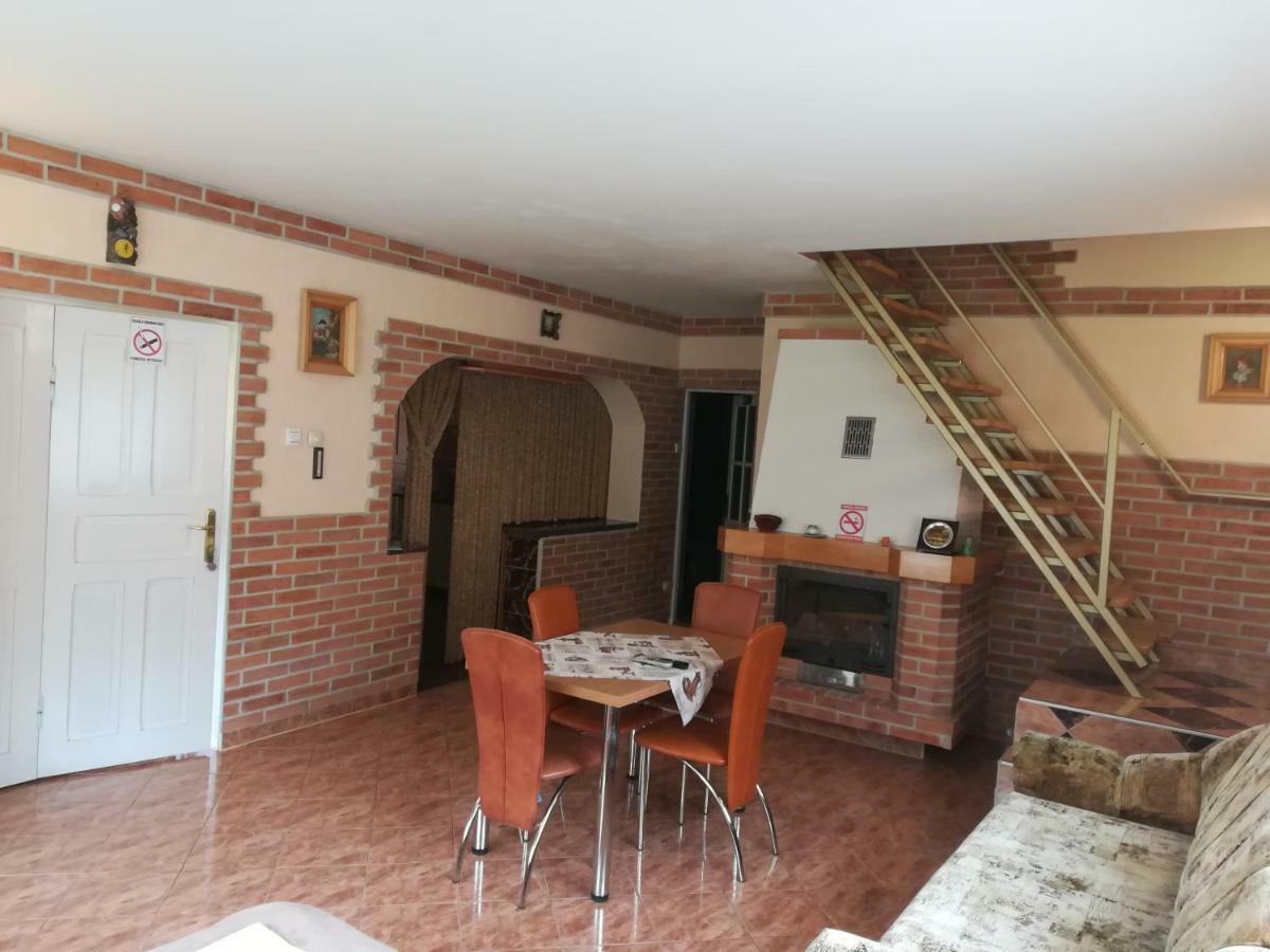 Pensiunea Colt Alb Baile Homorod Exterior photo